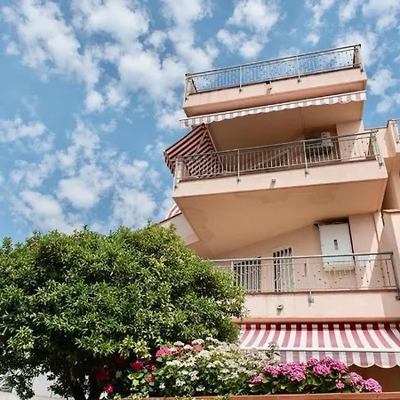 S273 - Sirolo, Comodo Trilocale Con Aria Condizionata Apartment